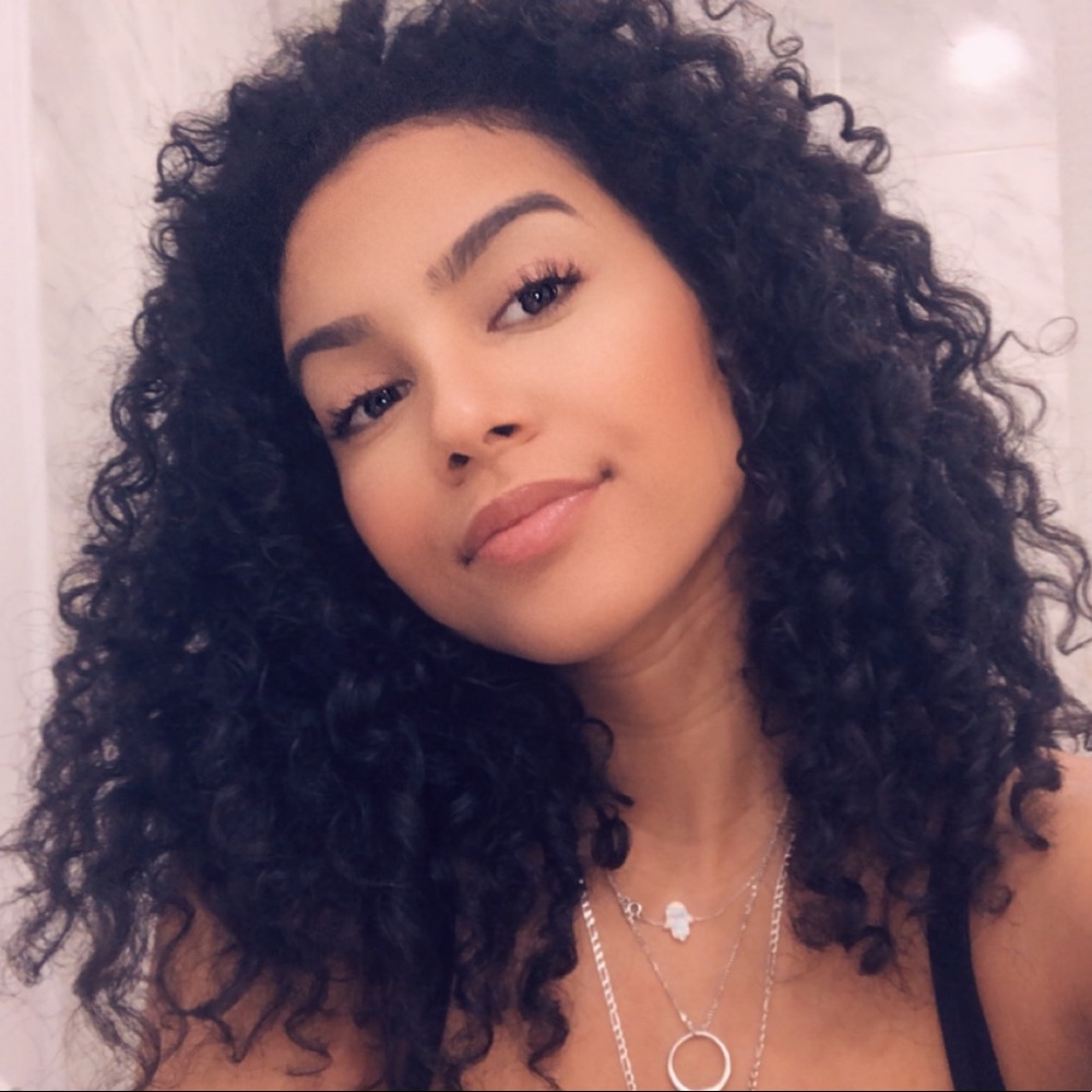 Meet your Posher, Nadia